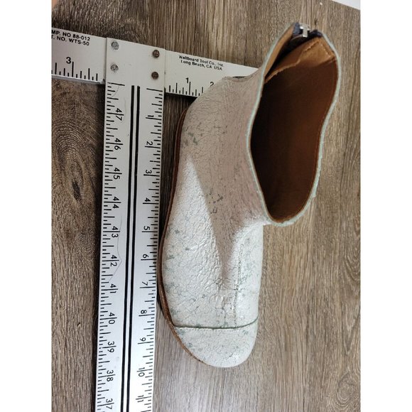 CLIFF DWELLER by CYDWOQ White Crackled Leather Boots Women's 37.5 / 7.5 - Picture 14 of 14